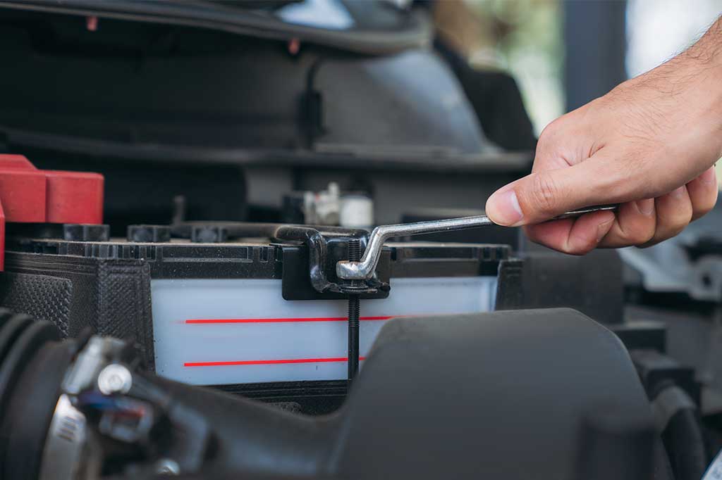 car-batteries-installation-in-qatar-9